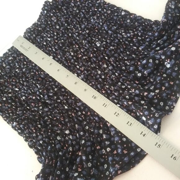 Iris women's size M black floral long sleeve smocked top - Picture 11 of 14